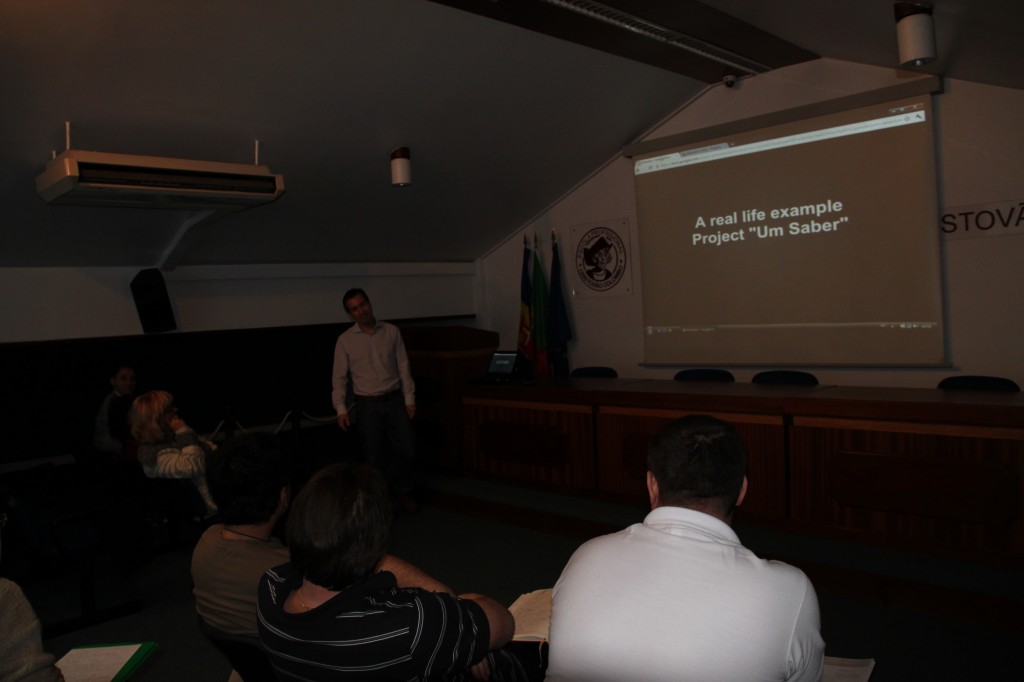 Experţii "E-learning pentru partenerii sociali" la prezentarea de deschidere a lucrărilor vizitei de documentare în Portugalia